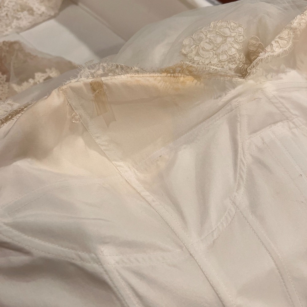 Essense of Australia Wedding Dress D1410 - Picture 9 of 11